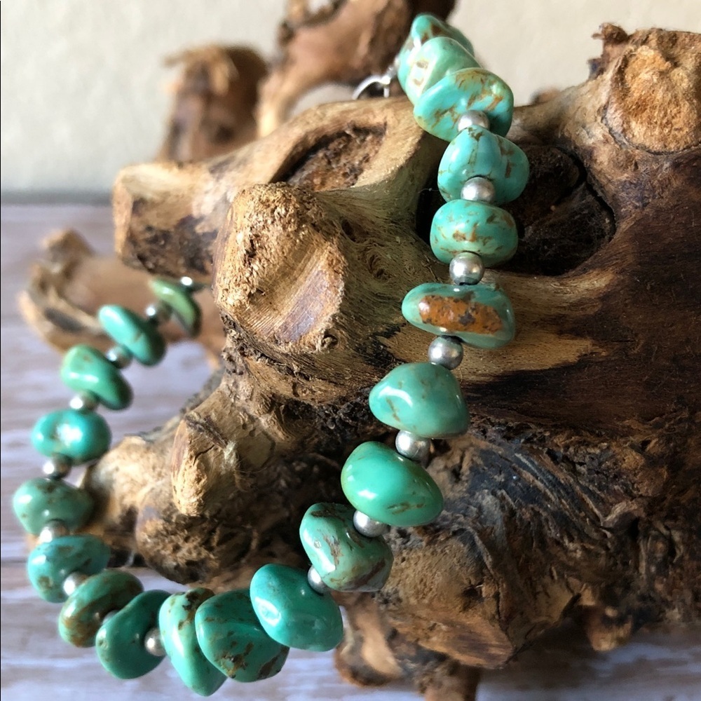 🩵 Vintage Genuine Turquoise Nugget and Silver Beaded Boho Bracelet - Picture 3 of 9